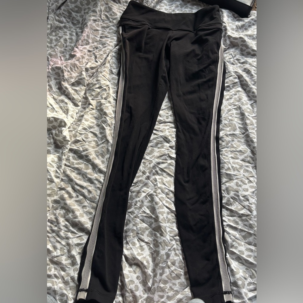 Lulu lemon leggings with white mesh on sides
